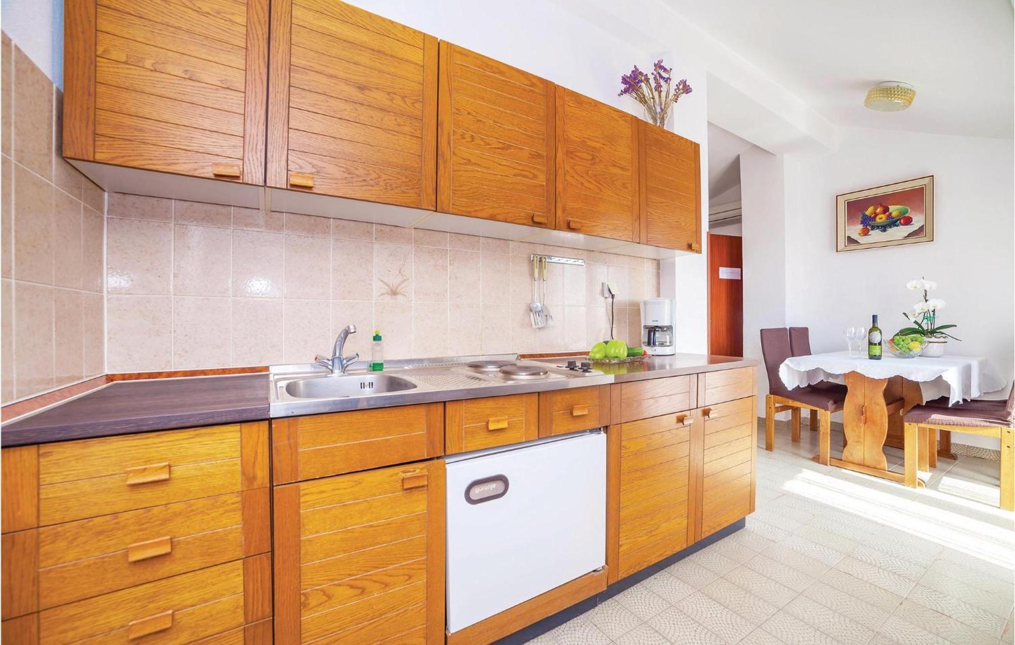 2 Bedroom Amazing Apartment In Crikvenica Exterior foto